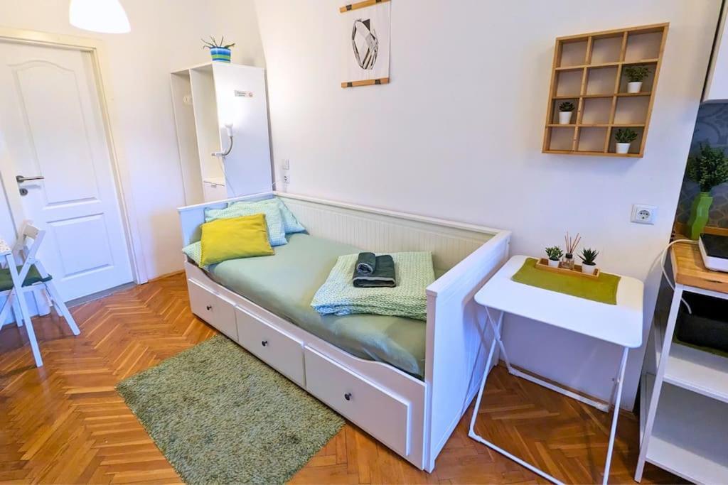 Cozy Ensuite Room In Zagreb Center Экстерьер фото